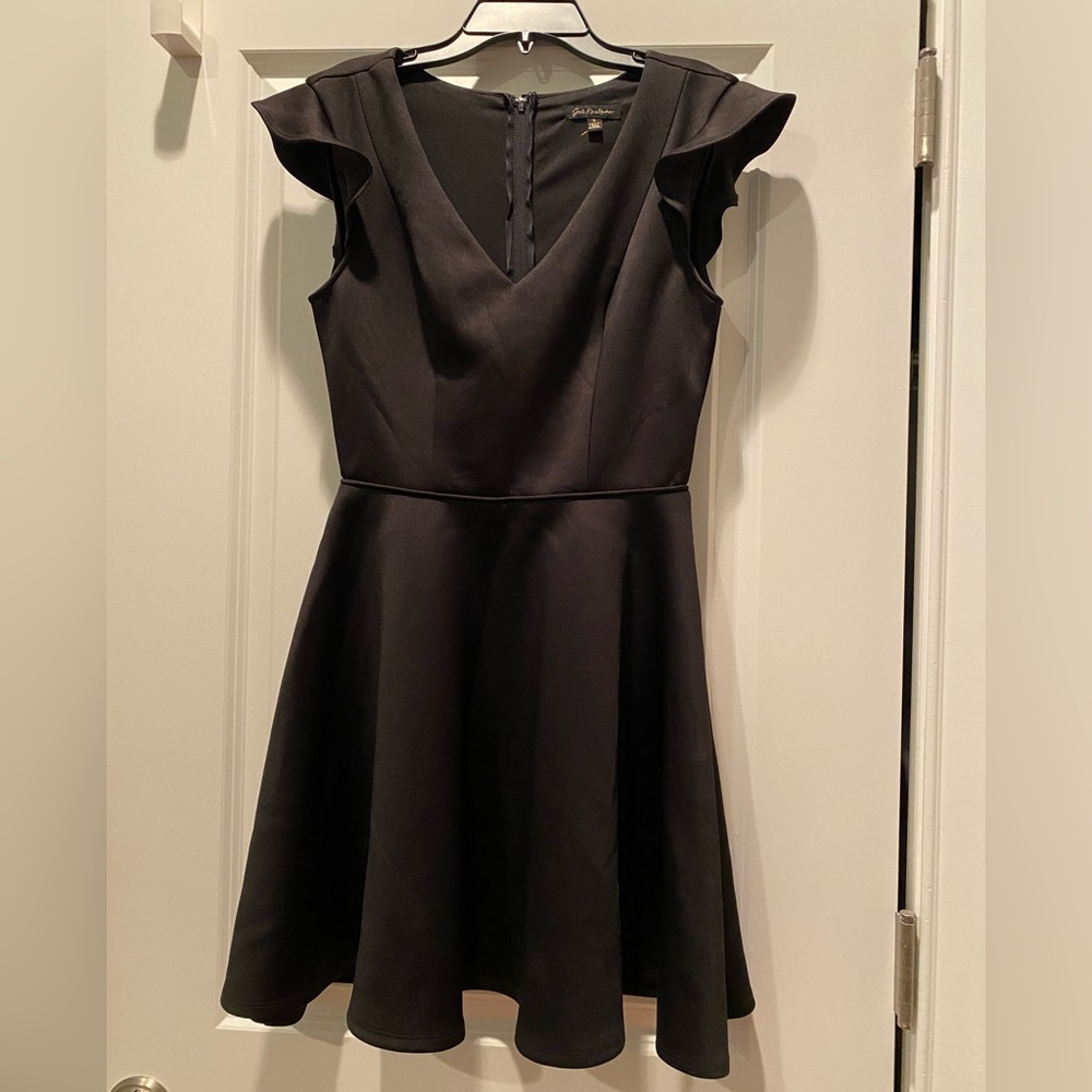 Black V-Neck Formal A-Line Mini Dress with Ruffled Shoulders